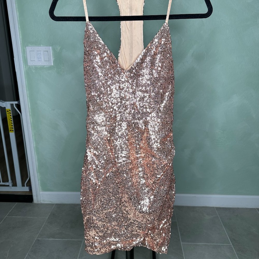 B.Smart Sequined Dress